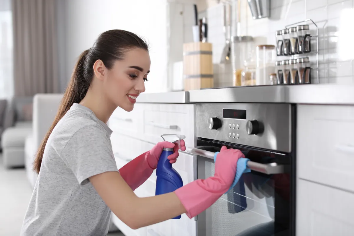 How to clean the kitchen with baking soda and vinegar